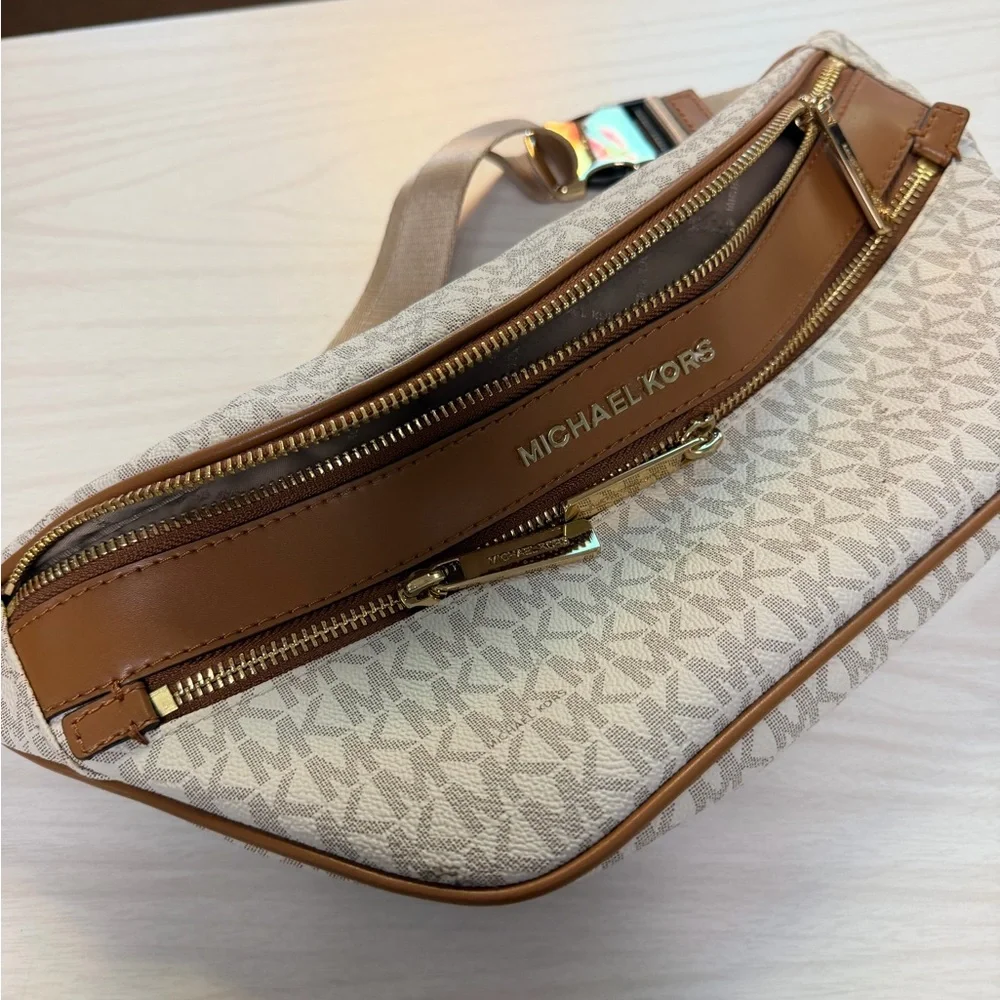 Michael Kors Cream & Brown Signature Crossbody Belt Bag